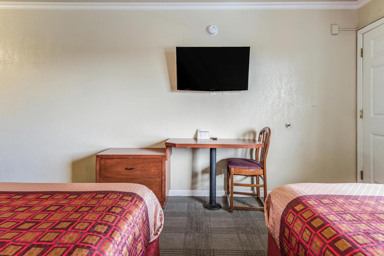 Americas Best Value Inn - Petaluma Exterior photo