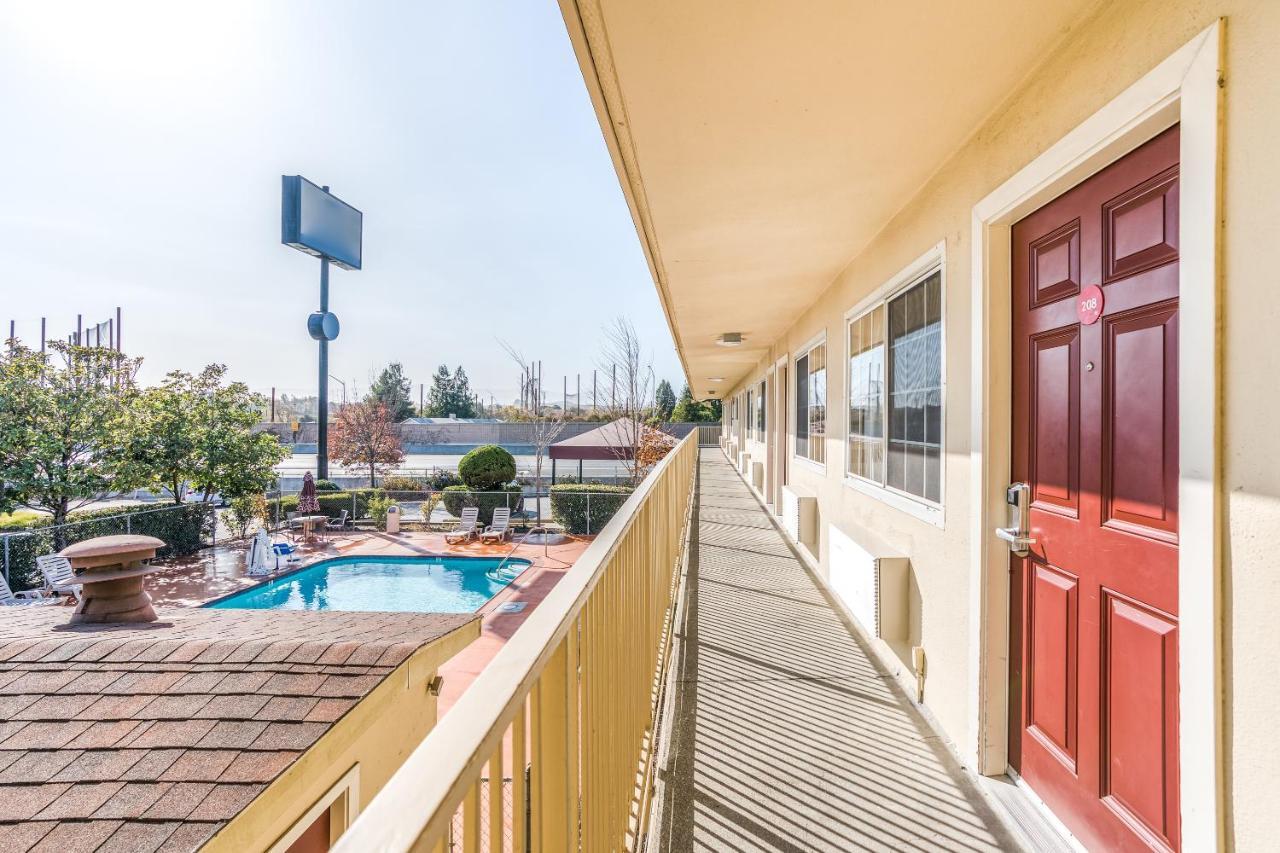 Americas Best Value Inn - Petaluma Exterior photo