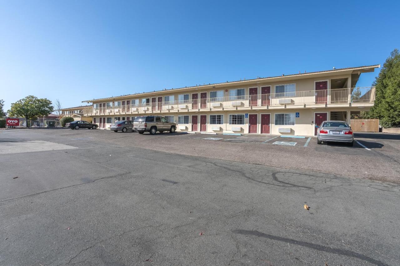 Americas Best Value Inn - Petaluma Exterior photo