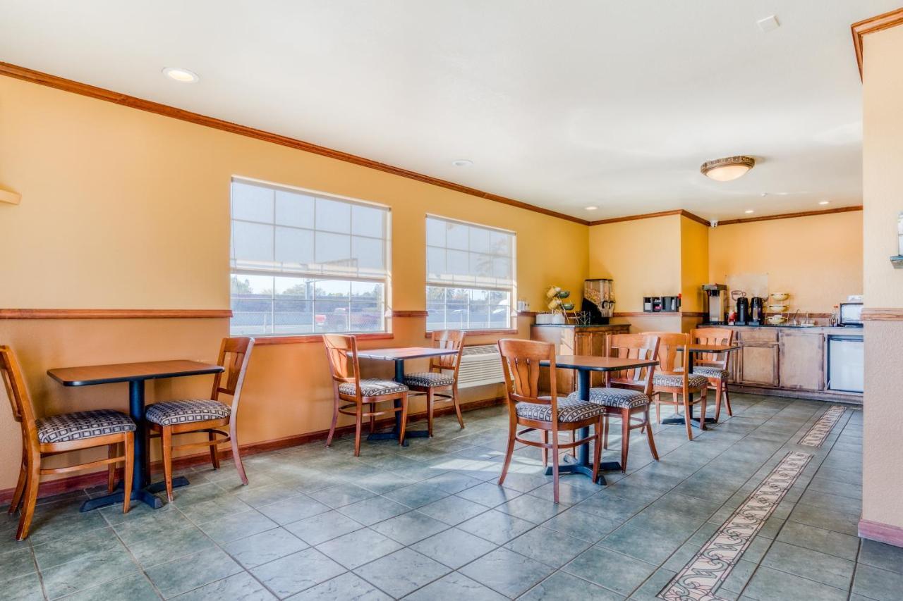 Americas Best Value Inn - Petaluma Exterior photo